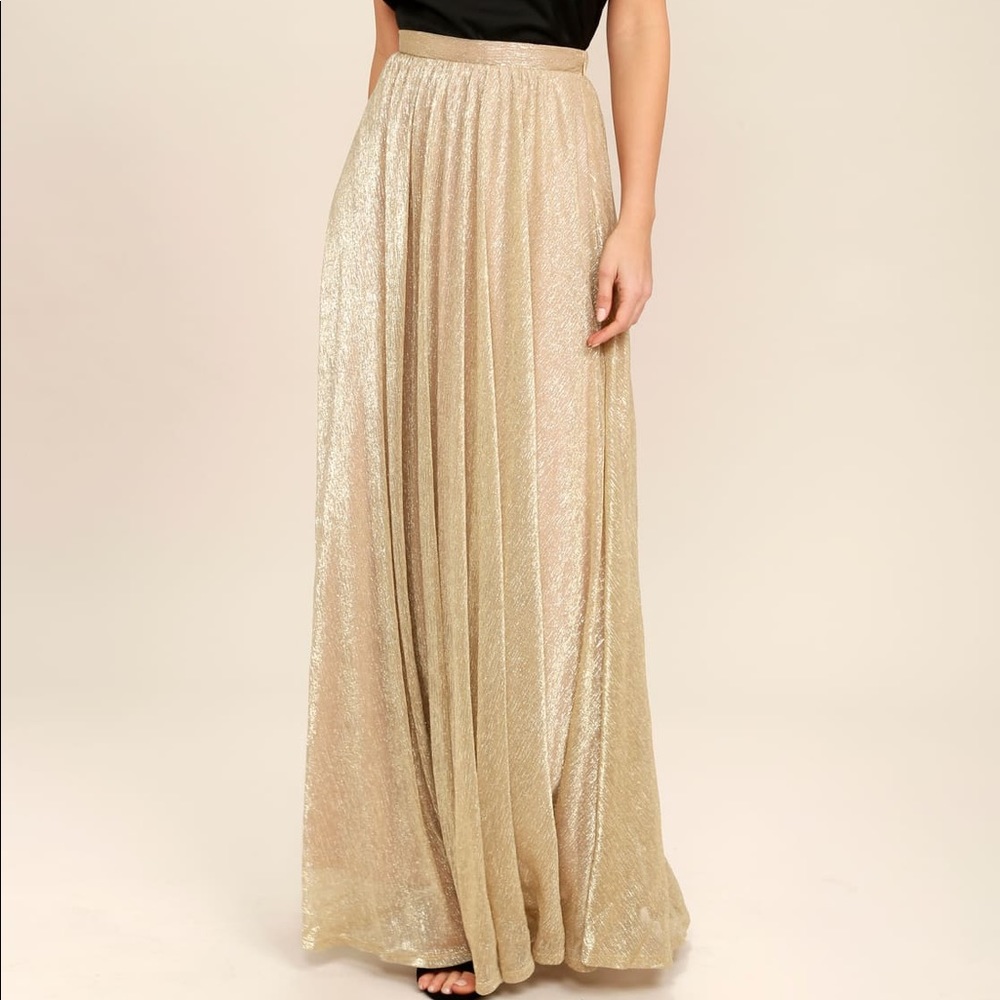 Lulu’s Jovial Occasion Gold Maci Skirt